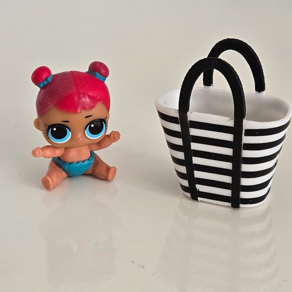 3/$10 LOL SURPRISE! LIL TEACHER'S PET - Picture 1 of 2